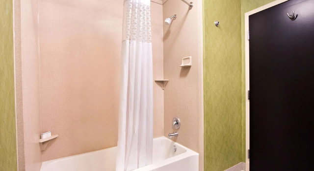 Четырёхместный номер Standard Hampton Inn & Suites Salt Lake City/Farmington