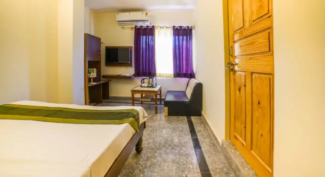 Treebo R S Palace Pushkar, Забронировать Отель Отели штата Раджастхана с парковкой, Парковка