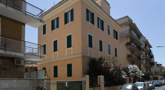 B&B Roma Appia Davila25, Забронировать Отель «постель и завтрак» Отели Аппио-Латино с парковкой, Парковка