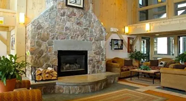 Village of Loon Mountain - VI, Varaa Hotelli Hotellit New England uima-altaalla, Uima-allas