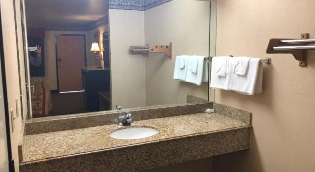 Номер Standard La Mirage Inn LAX Airport