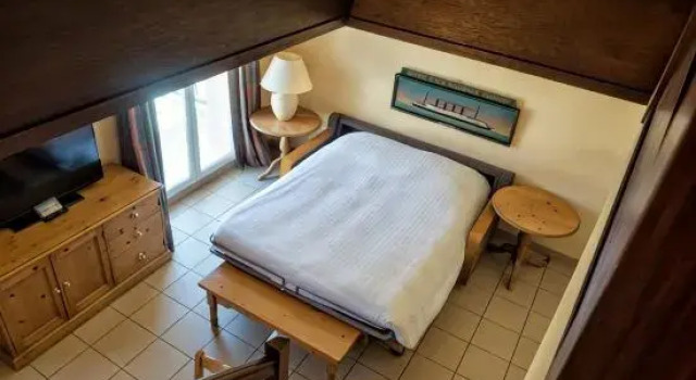 Люкс Дуплекс с 2 комнатами Residence Hotel Les Ducs De Chevreuse avec Hébergement, Repas & PDJ, Séminaire, Bureau & Parking