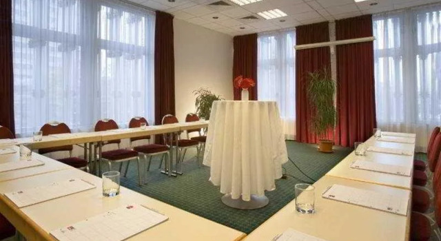 Ibis Budapest Vaci Ut, Забронировать Отель Будапешт 