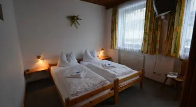 Haus Alpina by Châtel Reizen, Забронировать Отель Отели Grossarltal с парковкой, Парковка