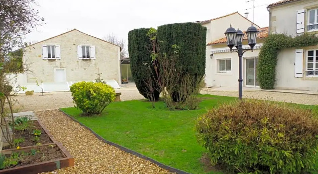 Les Lavandières, Rezerwuj Hotel Saint-Hilaire-la-Palud Poitou-Charentes