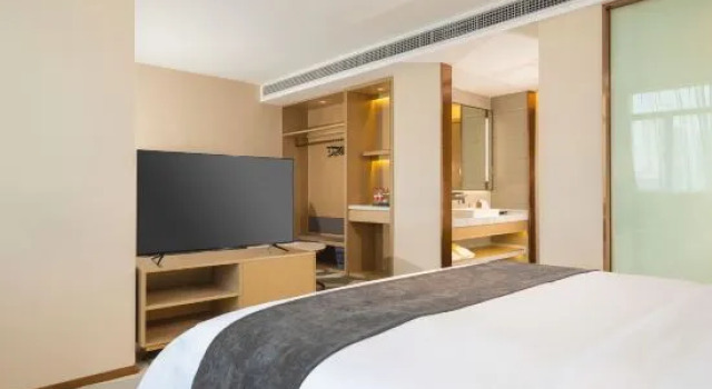 Люкс Business Lavande Hotel (Guangzhou Baiyun station Shijing subway station branch)