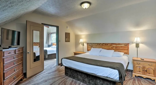 Апартаменты Burkesville Apt w/ Deck, Views & Pool Access!