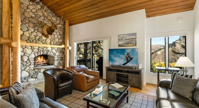 98 Ridgepoint 4 Bedroom Condo by RedAwning