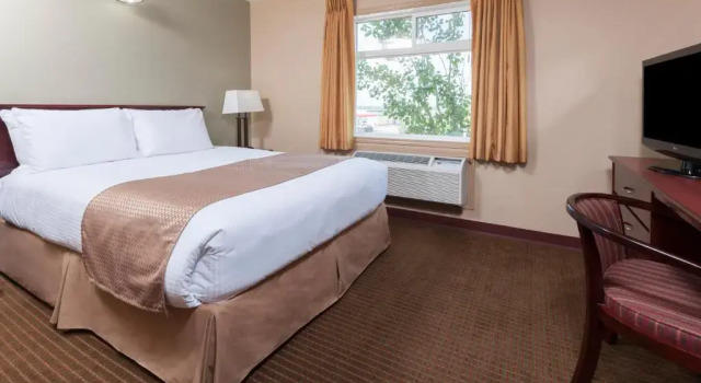 Двухместный номер Deluxe Super 8 by Wyndham Fort Saskatchewan