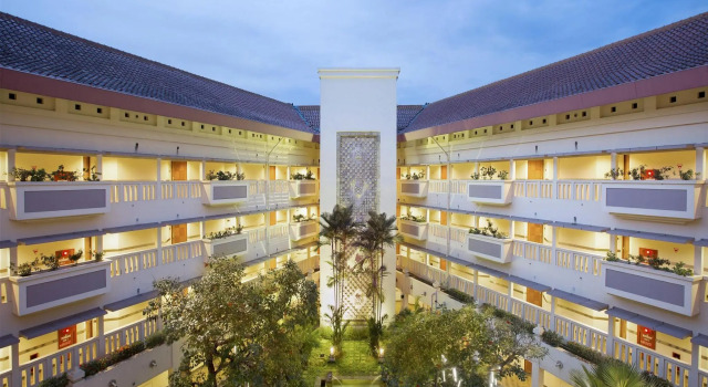 Puri KIIC Golf View Hotel