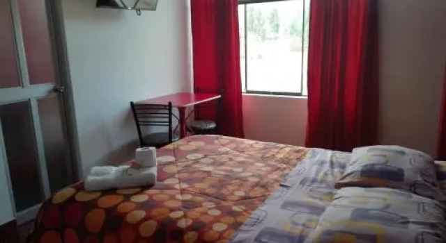 Hostal Bahamas, Забронировать Отель Отели в центре Уанкайо с завтраком, отели в центре Уанкайо с завтраком