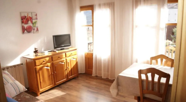 Апартаменты с балконом Apartaments Pont Romànic