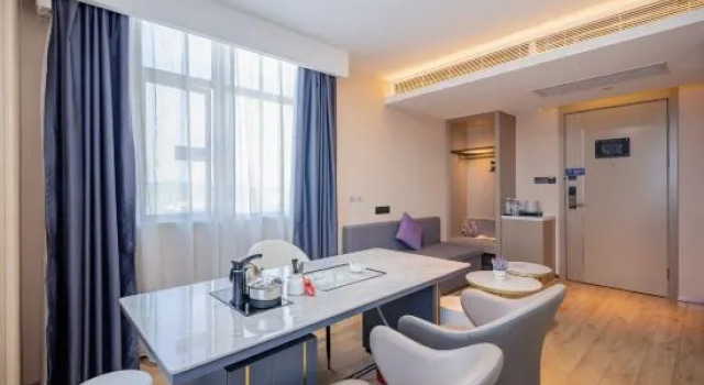 Люкс Business Lavande Hotel Dongguan Tangxia Rainbow Plaza Fengteng Mansion