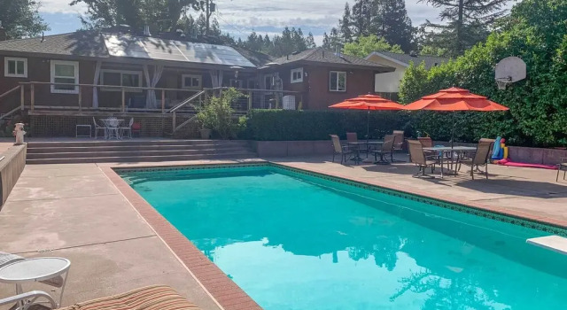 Коттедж Wine Country Retreat at Private Creekside House!