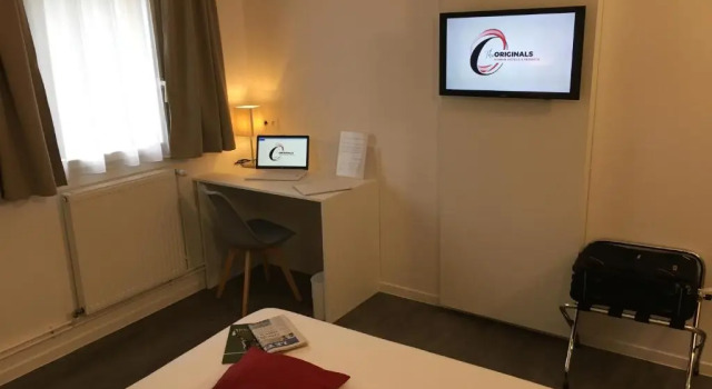 Двухместный номер Standard Hotel The Originals Bernay Acropole