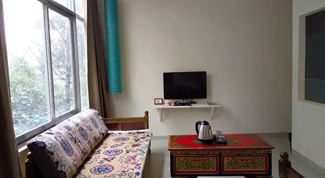 Люкс c 1 комнатой Honey Bee Hub