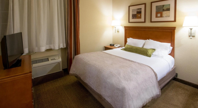 Двухместный люкс c 1 комнатой Candlewood Suites Alabaster by IHG
