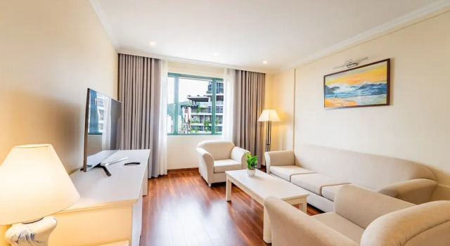 Люкс Executive Halong & Me Hometel Double Room