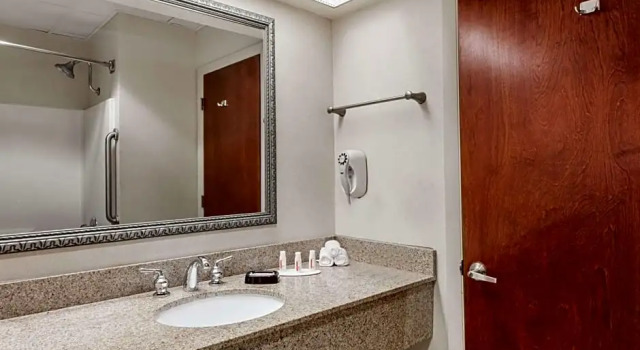 Люкс Baymont by Wyndham Madisonville