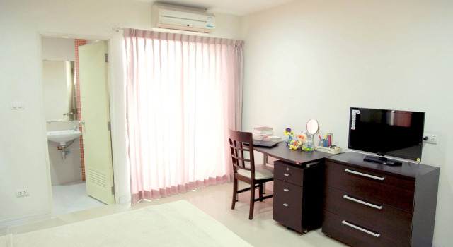 Meesook Residence