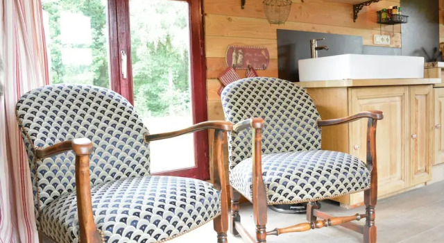 Cozy Mobile Home in Vresse-sur-semois With Terrace, Забронировать Дом для отпуска Врес-сюр-Семуа 