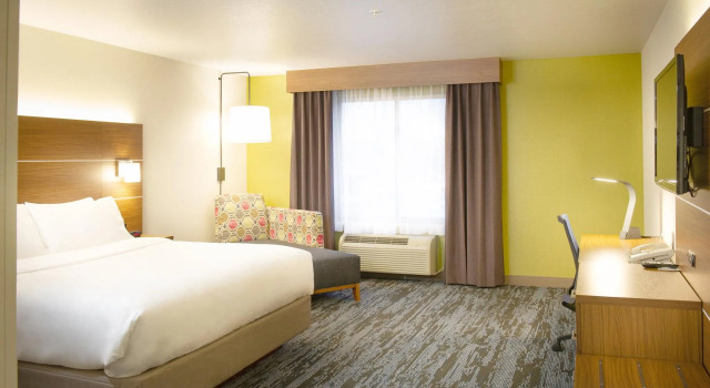 Номер Standard Holiday Inn Express Hotel & Suites Wausau by IHG