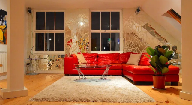 Stunning and Arty Penthouse Flat near Borough Mark