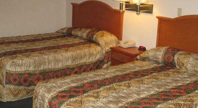 Oakwood Inn, Boek Mini-hotel Hotels in Missouri met zwembad, Zwembad