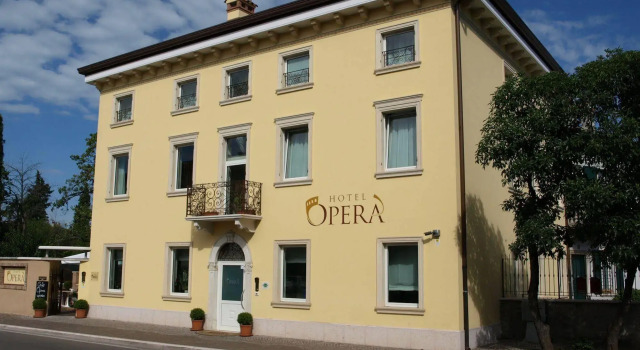 Hotel Operà, Prenota Hotel Dossobuono Veneto