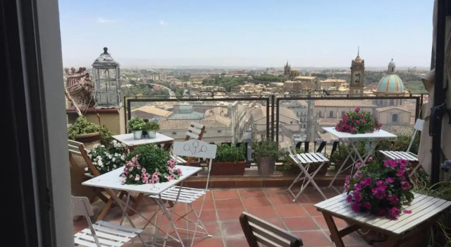 Номер Standard Casa tipica siciliana patronale home BedandBreakfast TreMetriSoprailCielo Camere con vista, colazione interna in terrazzo panoramico