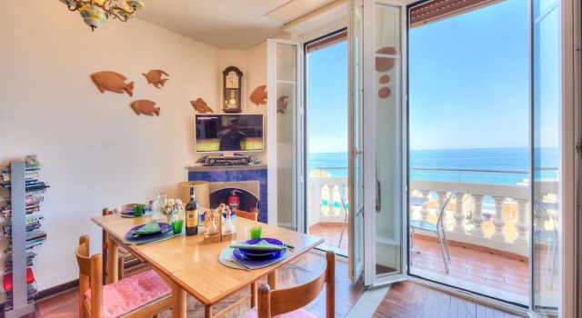 Апартаменты La Vie Enchanting Sea View