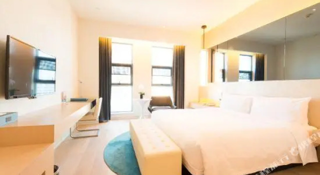 Двухместный люкс с видом на город Shuiyunlan Hotel (Yichang Wanda)
