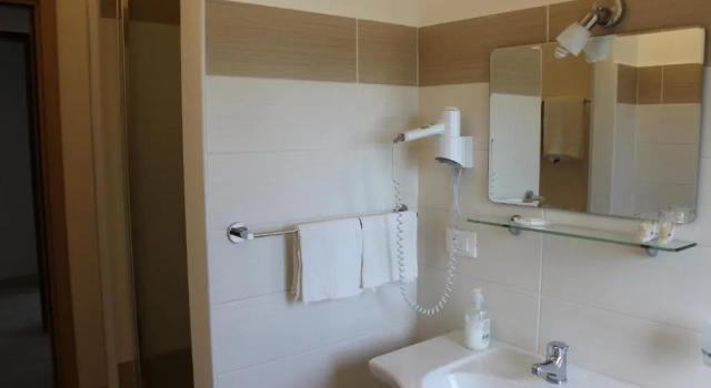 Standard Vierer Zimmer mit Meerblick Hotel Conca dOro