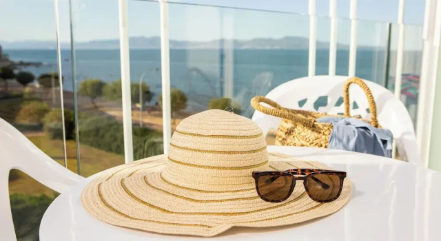 Номер Standard с балконом и с частичным видом на море RVHotels Nieves Mar