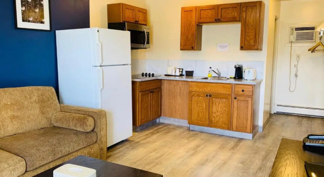 Люкс Standard Empire Inn & Suites