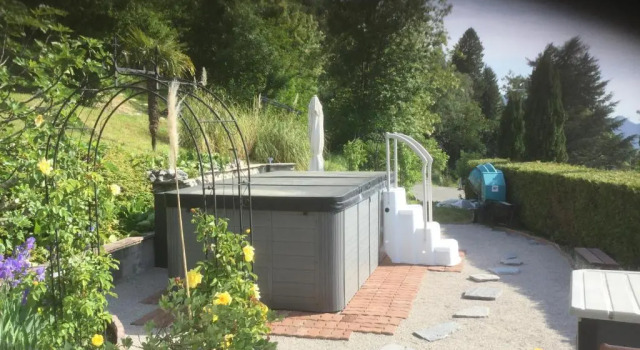 Casa Bellavista, Prenota Appartamento Hotel a Canton Ticino con piscina, Piscina