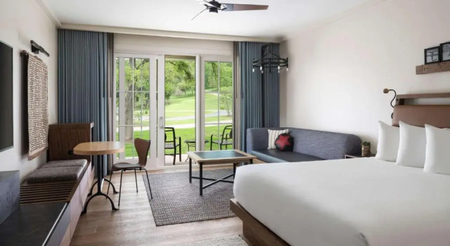 Номер Standard с балконом Hyatt Regency Lost Pines Resort and Spa