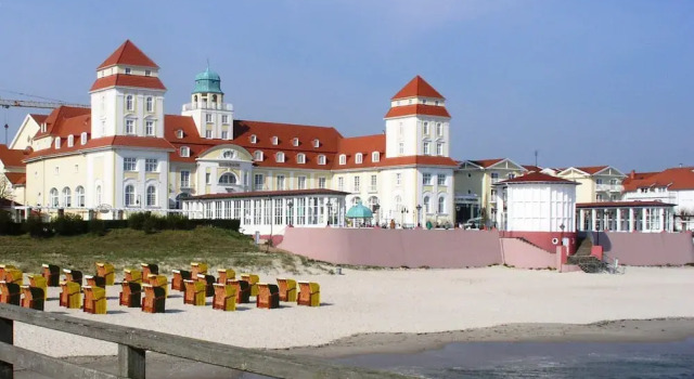 Коттедж Skandinavisch Eingerichtetes Familienferienhaus