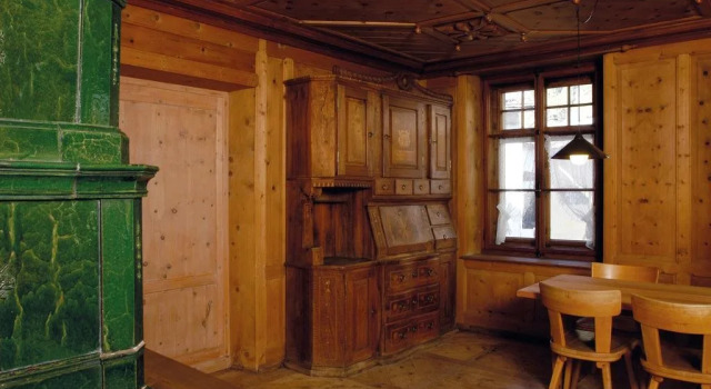 Sta-Maria Youth Hostel, Book Hostel / Vandrerhjem Santa Maria Val Muestair Val Mustair