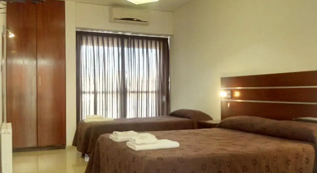 Трёхместный номер Standard с балконом и с красивым видом из окна Hotel Ritz