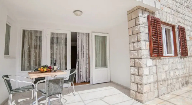 Ivan Apartmani, Varaa Huoneisto Petrovac 