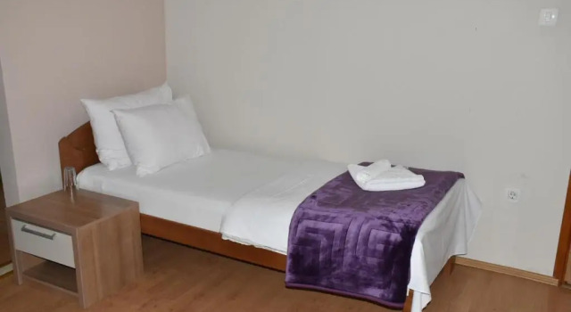 Апартаменты с 2 комнатами OSTROG Aparthotel KOLIBA-VLASTNIŠTVO MANASTIRA OSTROG