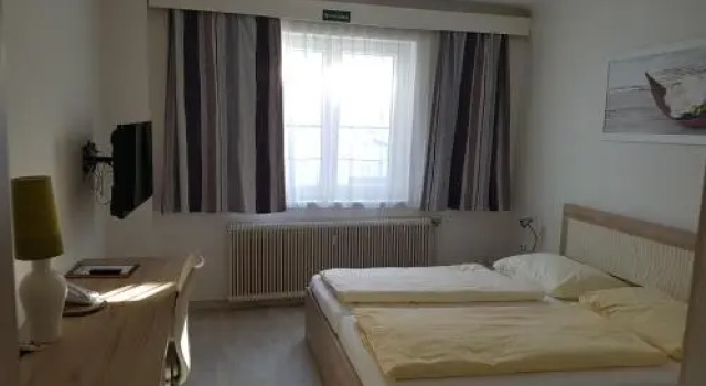 Hotel Lenau, Book Hotel Stockerau Weinviertel