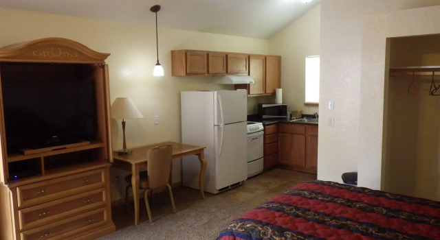 Brush Country Lodge