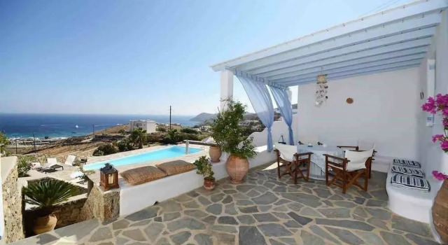 Вилла с балконом и с видом на море Villa Iva