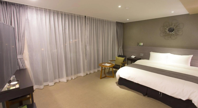 I-Jin Hotel