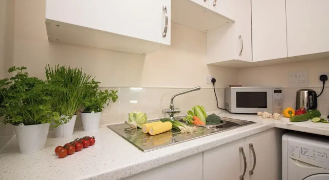 Апартаменты Stayzo Premiere Serviced Accommodation - 17