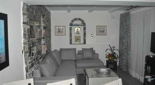 Вилла с 4 комнатами Casa Saronida