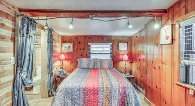 Medicine Park Getaway: Kayaks, Deck & Mtn Views!, Prenota Casa vacanze Medicine Park 