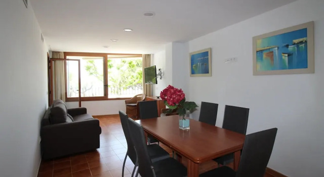 Modern Apartment in Roses with Sea View